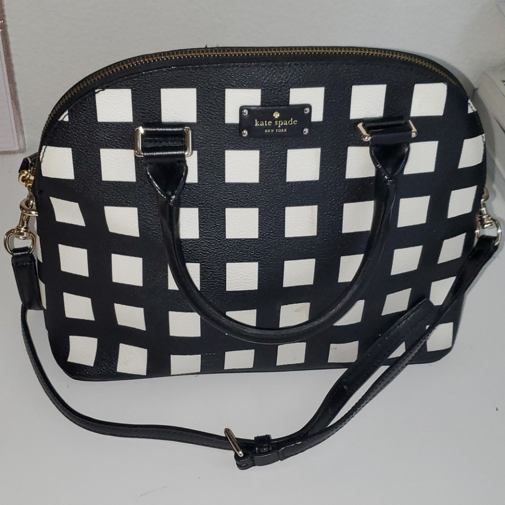 Kate Spade back and white purse